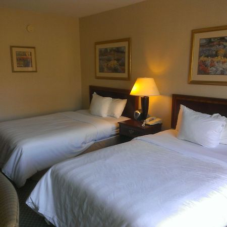Hotel I-64 Richmond Dumbarton 外观 照片