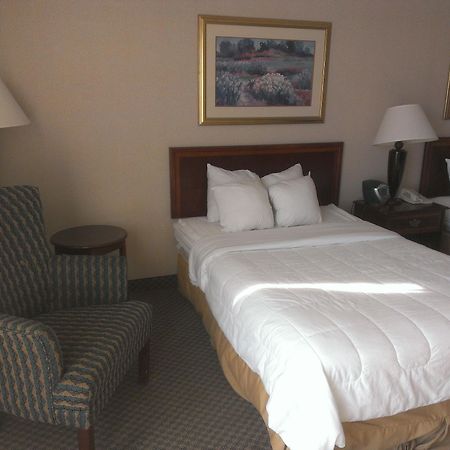 Hotel I-64 Richmond Dumbarton 外观 照片